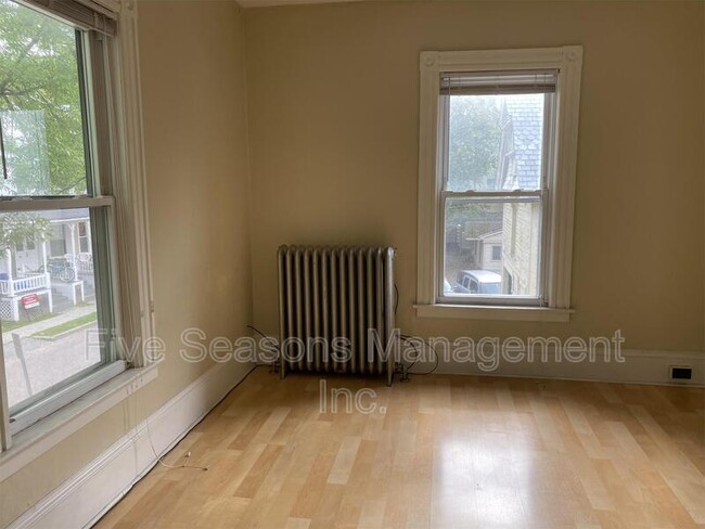 Photo - 21 Lafayette Pl