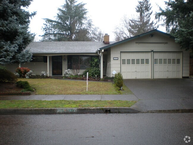 Building Photo - 371 Ivanhoe Ave Rental