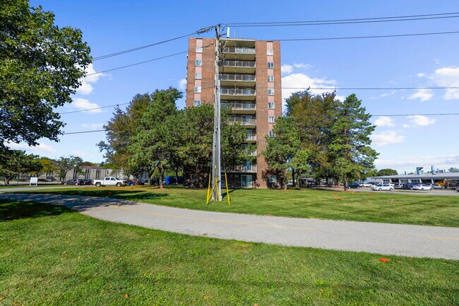 Photo - Chatham Towers