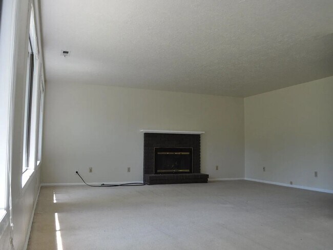 Photo - One level single family house, great location, ease access to all daily essentials