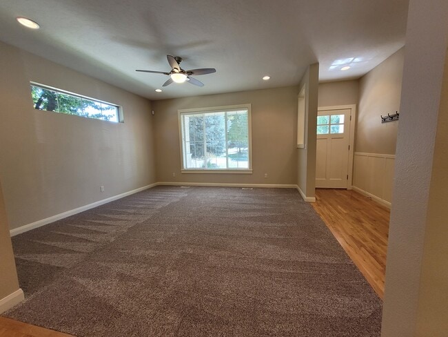 Photo - 608 W Laughton Dr