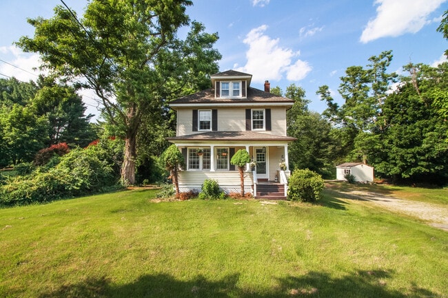 Photo - 549 Boston Post Rd House