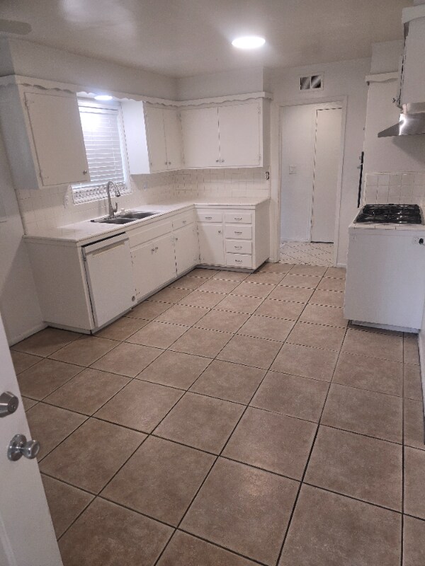 Photo - 11194 Magnolia Ave