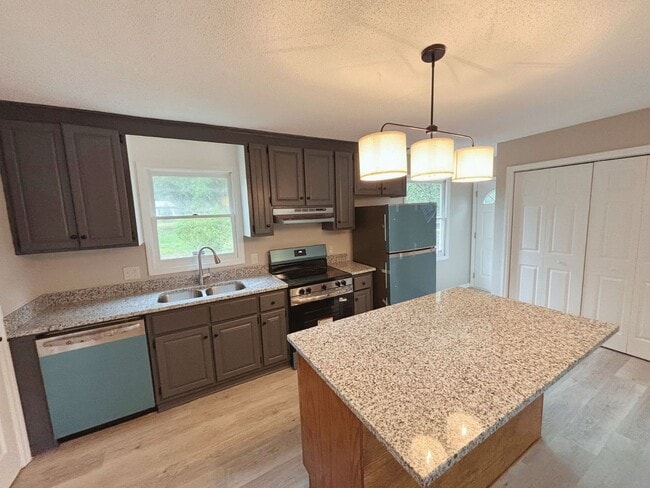 Photo - 106 Brown Cir