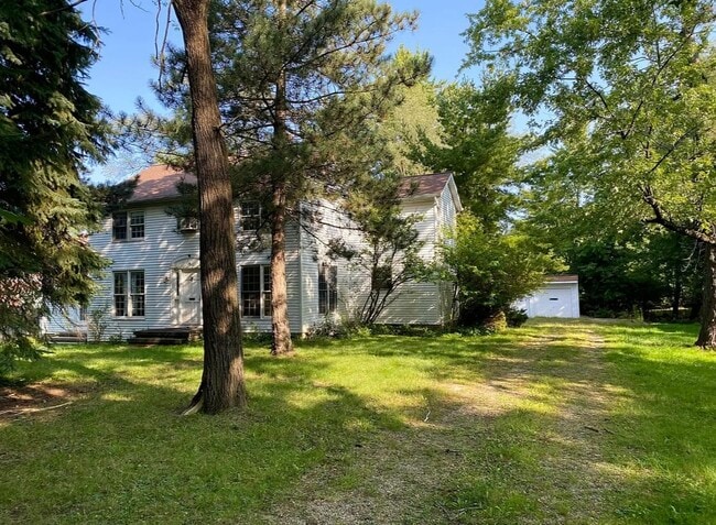 Photo - 22325 Fairmount Blvd