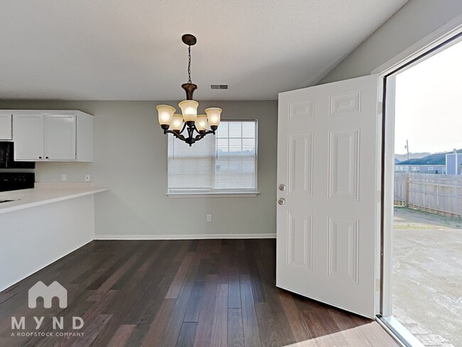 Photo - 2025 Plantation Pkwy