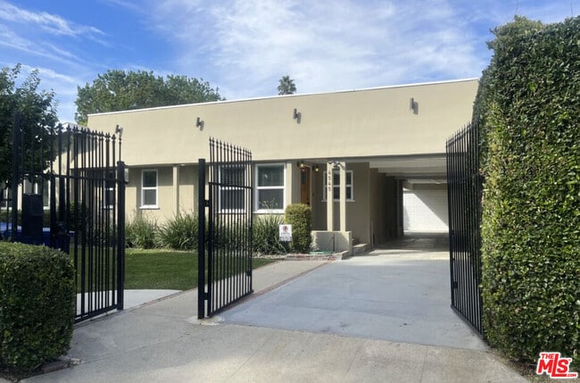 4545 Matilija Ave