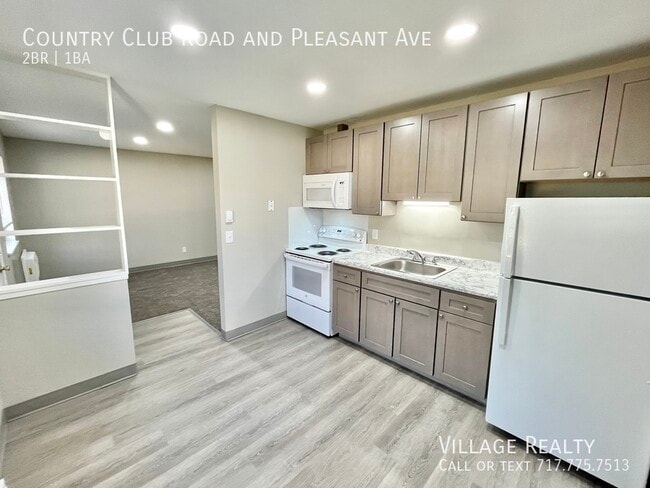 Building Photo - 607 Country Club Rd Unit D