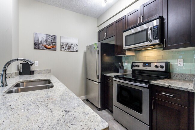 Photo - 1238-1238 Windermere Way SW