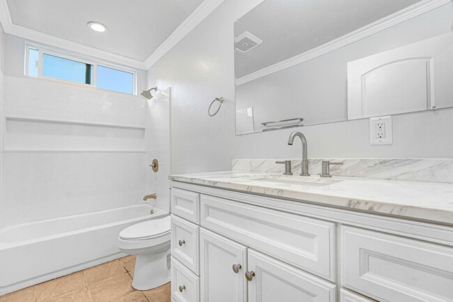 Photo - 400 W 109th St