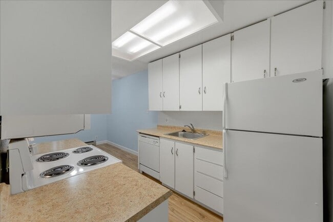 Building Photo - Spacious 1 Bed 1 Bath Condo Near Major Tech Companies