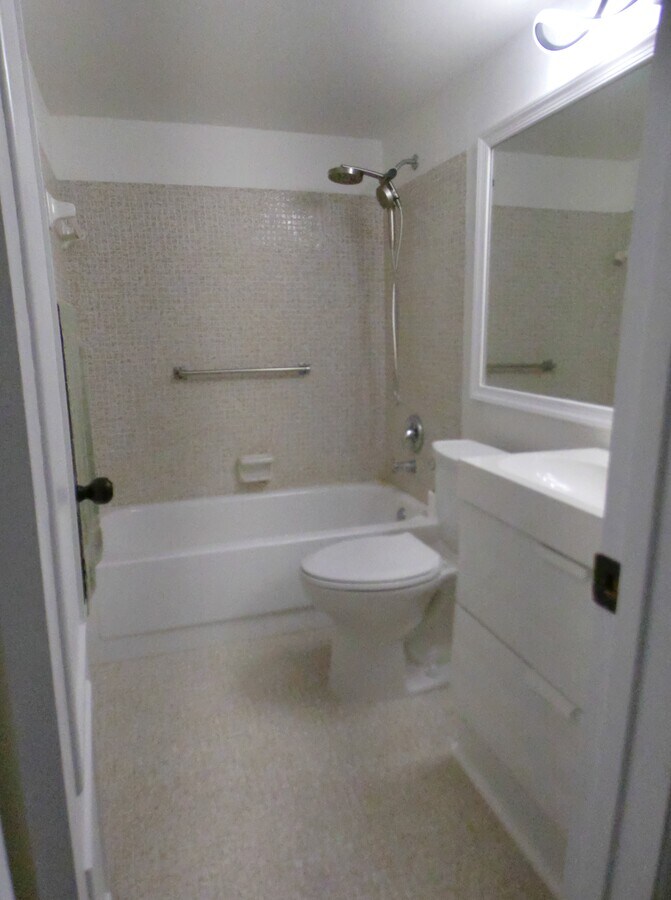 Photo - 138 Westbury G Unit 138 Westbury G