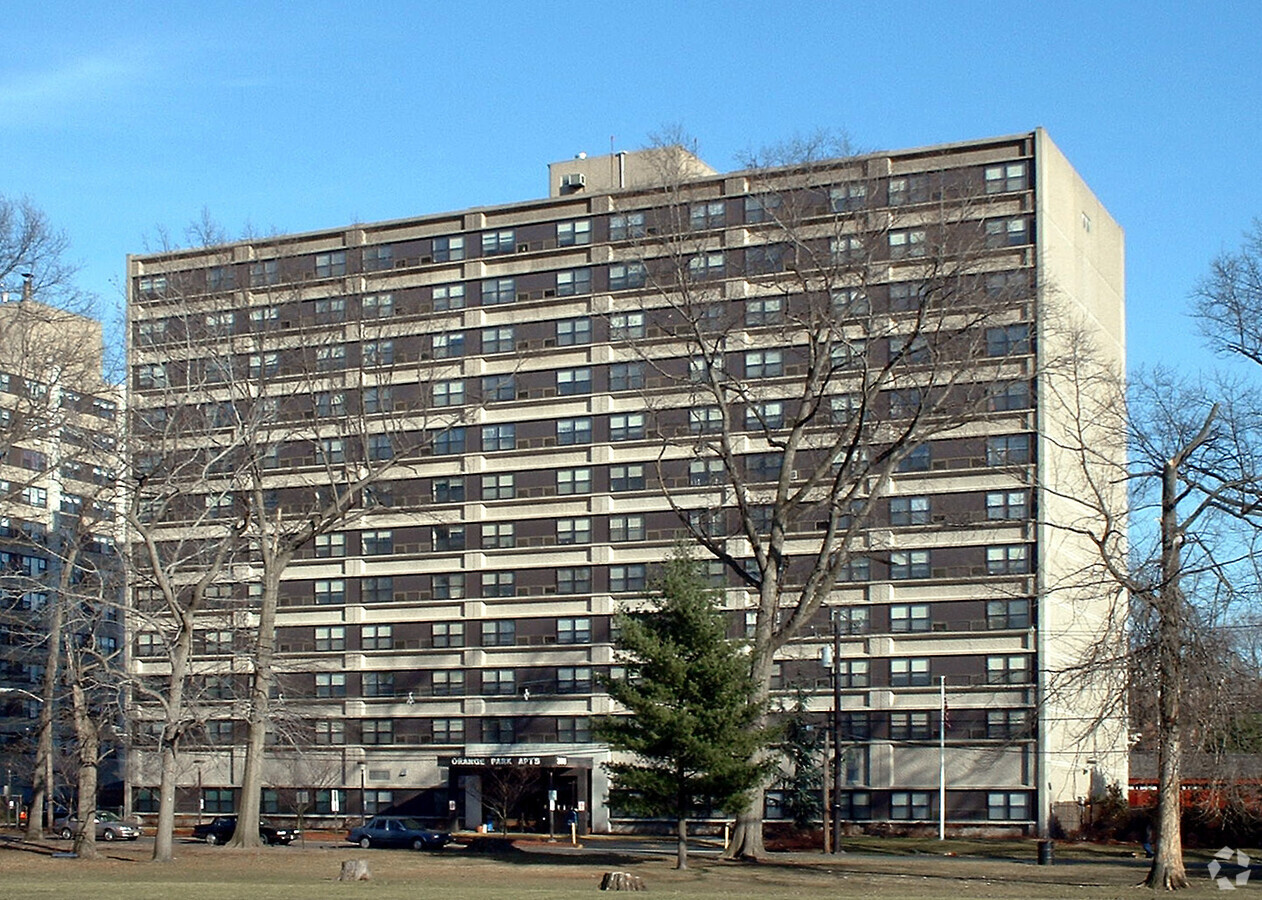 View from the west - Orange Park Apartments