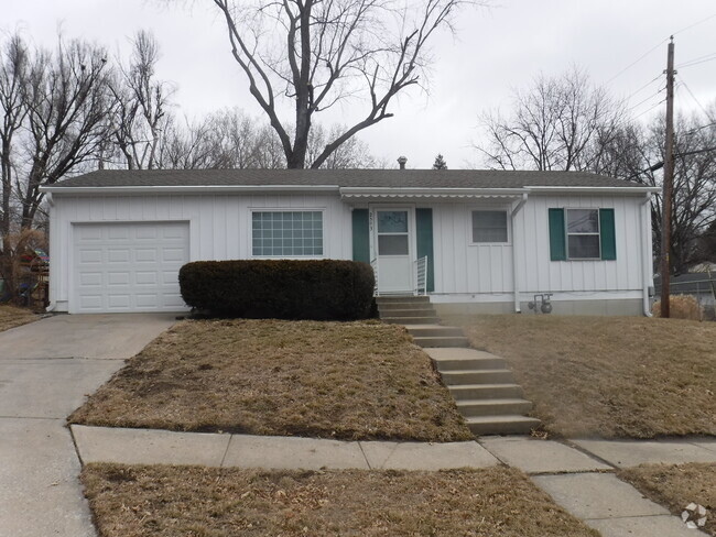 Building Photo - 2503 Hillside Ln Rental