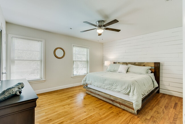 Photo - 6345 Bordeaux Ave