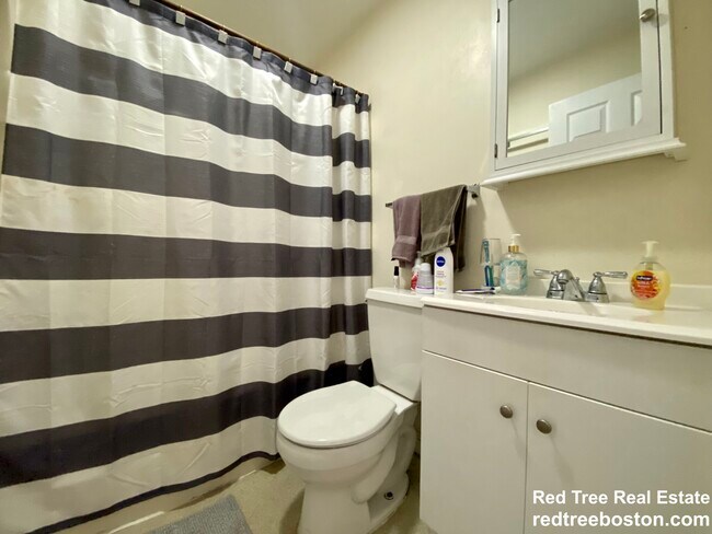 122 Berkshire St Unit 6