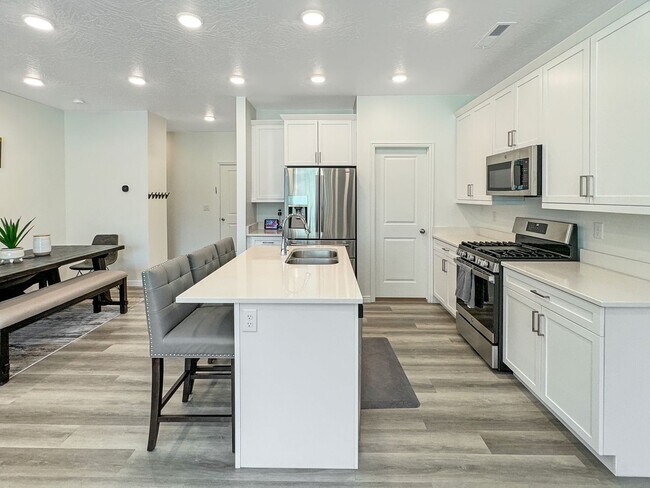 Photo - 5815 S Carnelian Pkwy