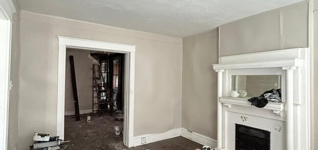 Photo - 4418 Athlone Ave
