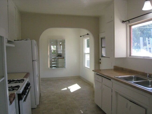 Photo - Duplex w/ yard and garage!