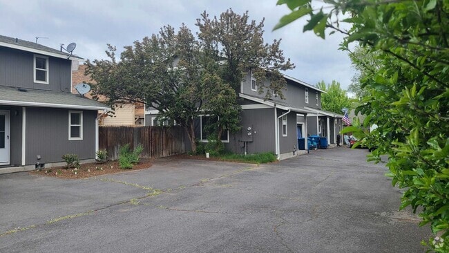 Building Photo - Quartz Ave 3plex/Ariserem-014 Unit 2155 Rental