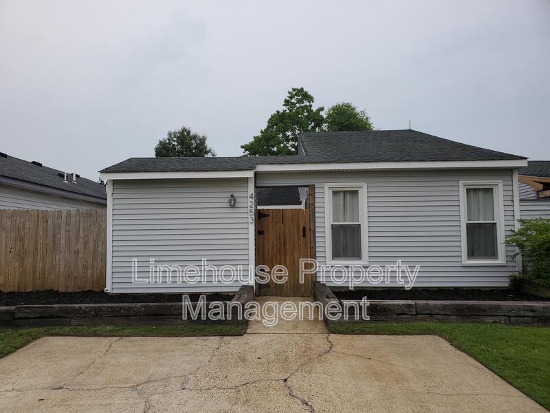 Photo - 4253 Longwood Rd House