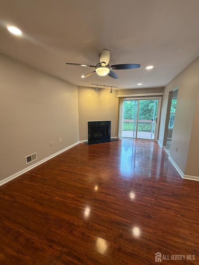 21 Hill Ct