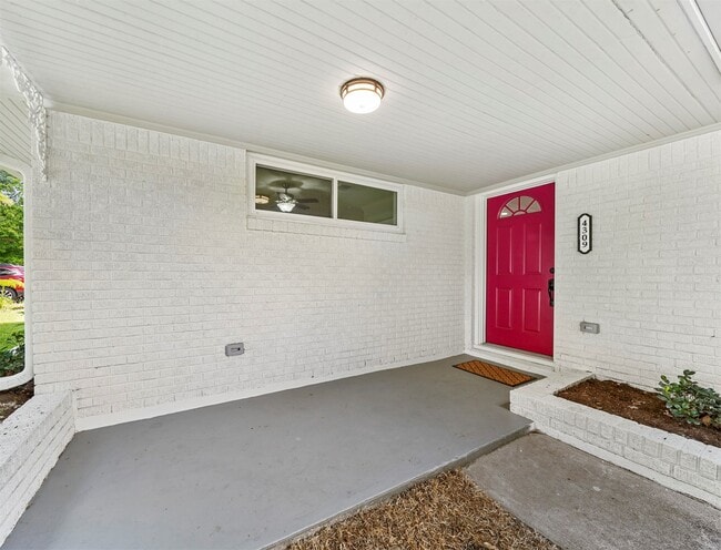 Photo - 4309 Stillbrooke Dr
