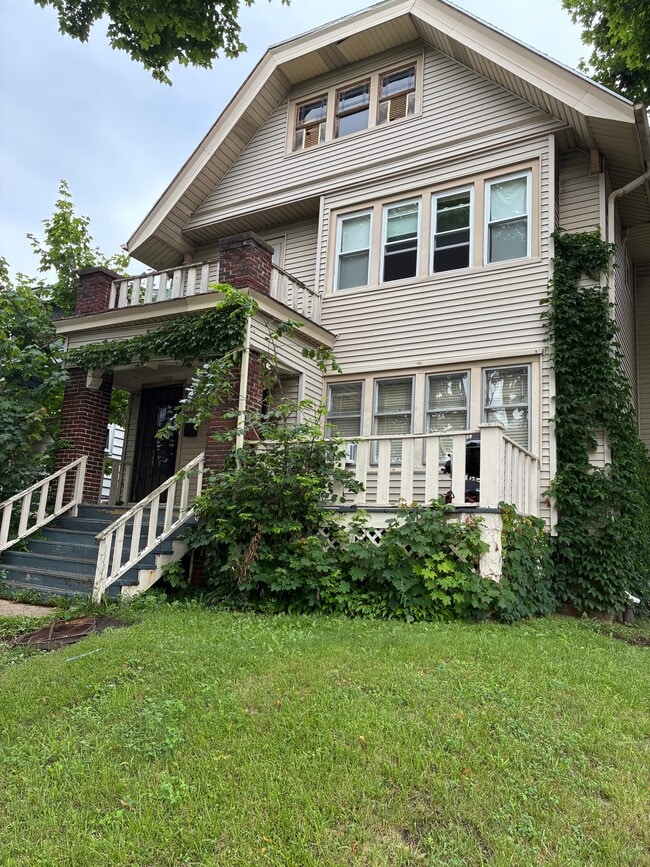 Front of House - 3702 N 15th St Apartments Unit Upper