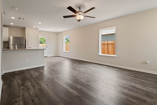 Photo - 372 Fastboy Ln