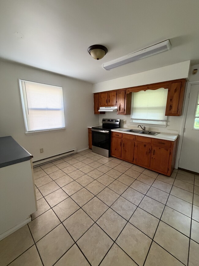 Photo - 431 Hearn Ln