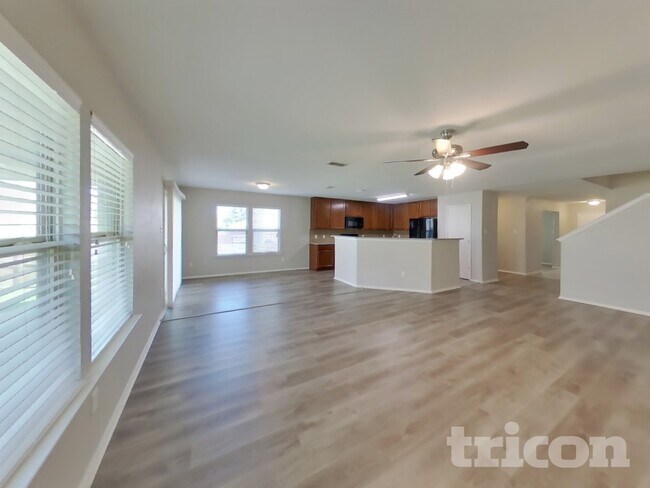 Photo - 528 Shell St