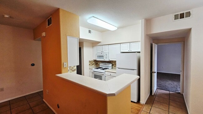 Photo - 2 Bed and 2 full Bathrooms Condo for Rent