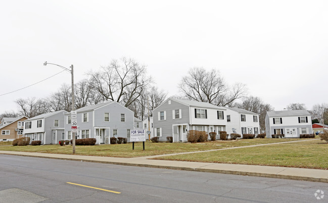 Glen Oak Manor - Glen Oak Manor Apartments