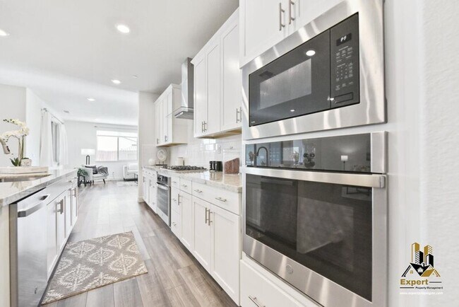 Photo - 4040 Swing Way