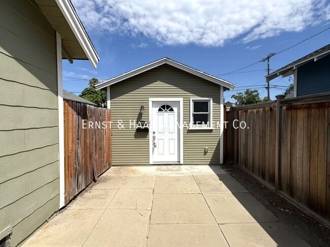 Building Photo - 3716 Orange Ave Unit #A Rental