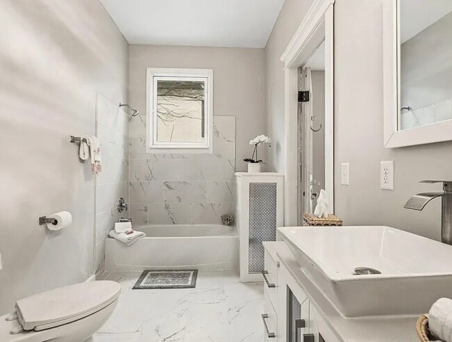 Photo - 2416 Harriet Ave Unit Renovated First Floor