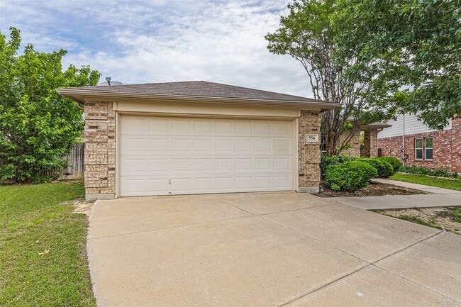 Photo - 556 Winbridge Ln