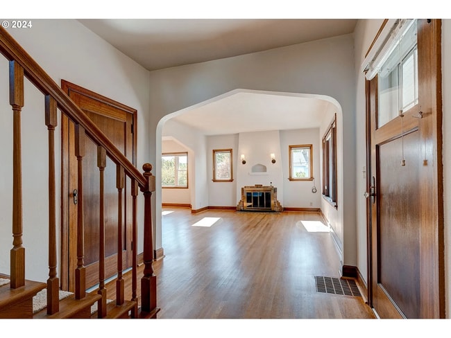 Photo - 6906 N Vancouver Ave