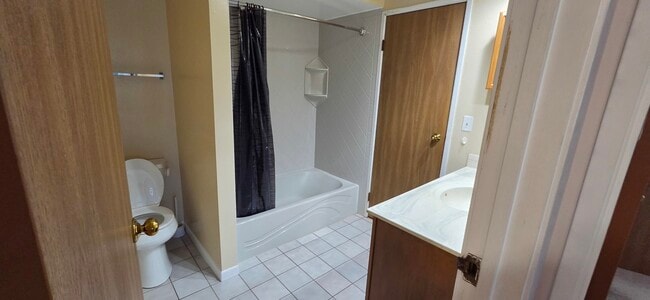 Photo - 940 N Lakeside Dr