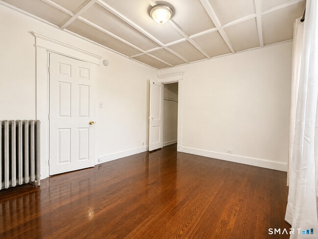7 Alma St