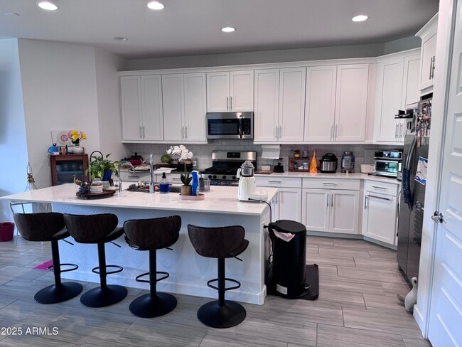 Photo - 80 E Elmwood Pl