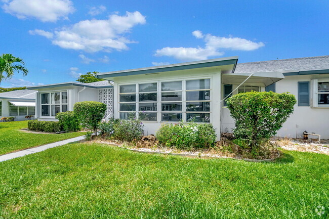 Building Photo - 1215 S Drive Way Rental