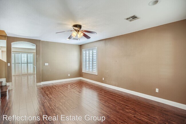 Photo - 4 br, 2.5 bath House - 591 Fox