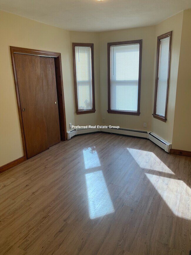 Photo - 96 Millet St Unidad 1