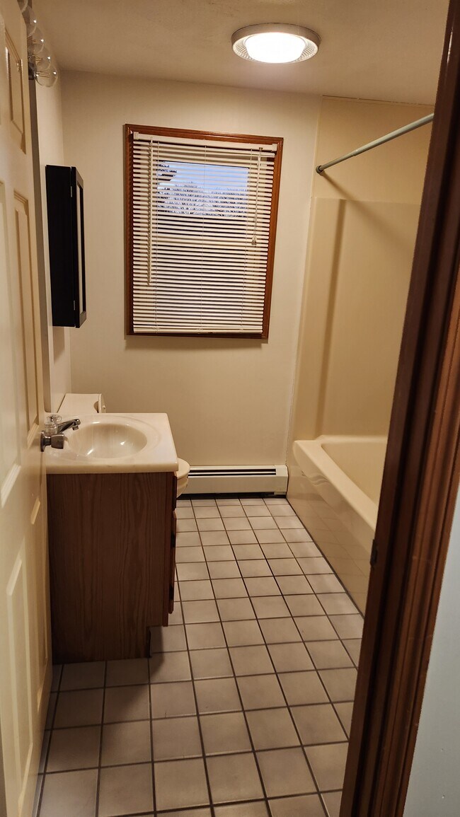 Photo - 1143 Main Ave