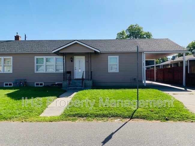 Photo - 302 Bernard Ave