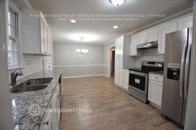423 Willow Ct SE