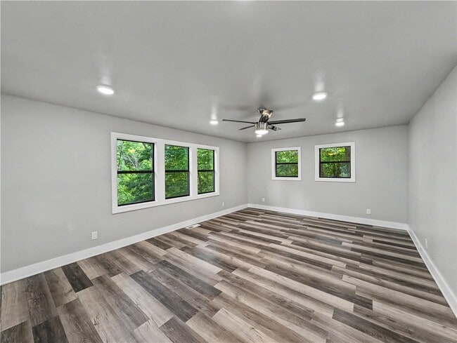 Photo - 24 Hampstead Ln