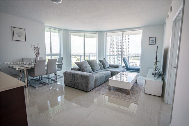 Photo - 1900 N Bayshore Dr Unidad 1918 Rental