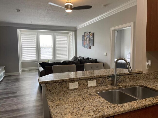 Photo - 511 W 1st Ave